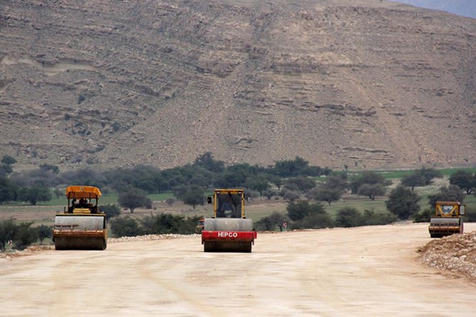 40میلیاردتومان برای تکمیل 9کیلومتر از محورلار-بستک از محل اعتبارات سفر ریاست جمهوری به اداره کل راه و شهرسازی لارستان تخصیص یافت