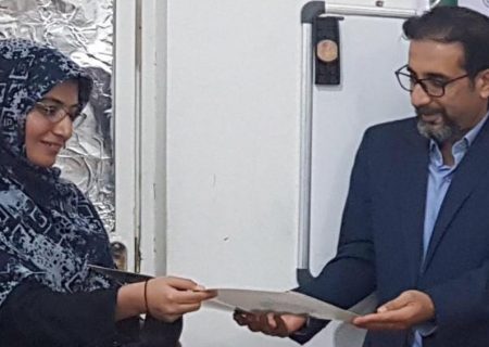 از کتاب دنیای هوش و سرگرمی رقیه دور افگن در شهرستان بستک رونمایی شد