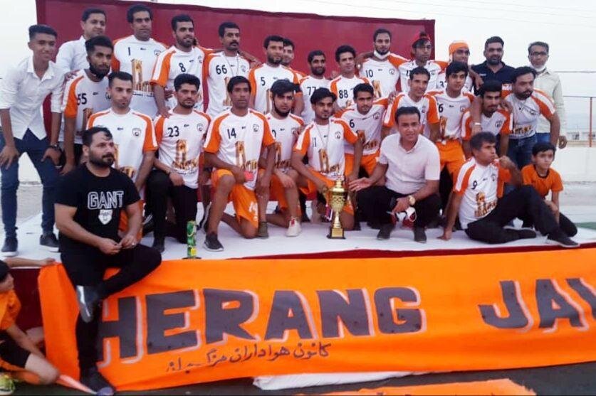 عصر امروز ، هرنگ جوان در سومین دیدار خود در لیگ دسته سوم کشور در شیراز گل کاشت