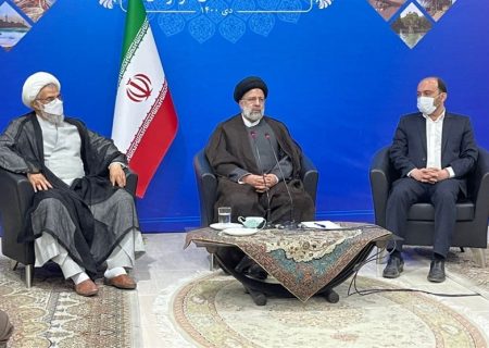 اولویت صنایع و سازمان‌ها جذب نیروهای بومی باشد/ انتزاع بخشی از پارسیان در دستور کار دولت نیست/ رسانه ها مصوبات این سفر را رصد و بر اجرایی شدن آن نظارت کنند