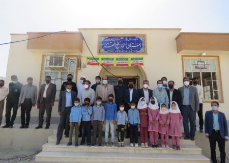 بستان گفت:حضور در بین مردم و بررسی مشکلات آنان مهمترین وظیفه مسئولان است و امیدوارم پس از این بازدیدها بتوانیم بخشی از مشکلات روستاها را رفع نماییم