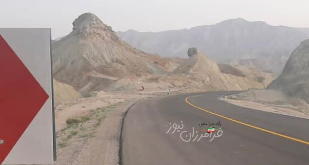 خط‌ کشی و نصب علائم ترافیکی در محور خورجناح