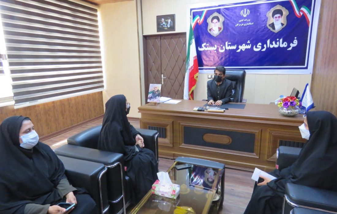 نشست مربیان کانون پرورش فکری کودکان و نوجوانان با سرپرست فرمانداری شهرستان بستک