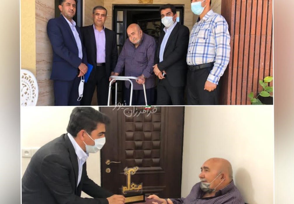 تجلیل سرپرست فرمانداری شهرستان بستک از پیشکسوت فرهنگی شهرستان