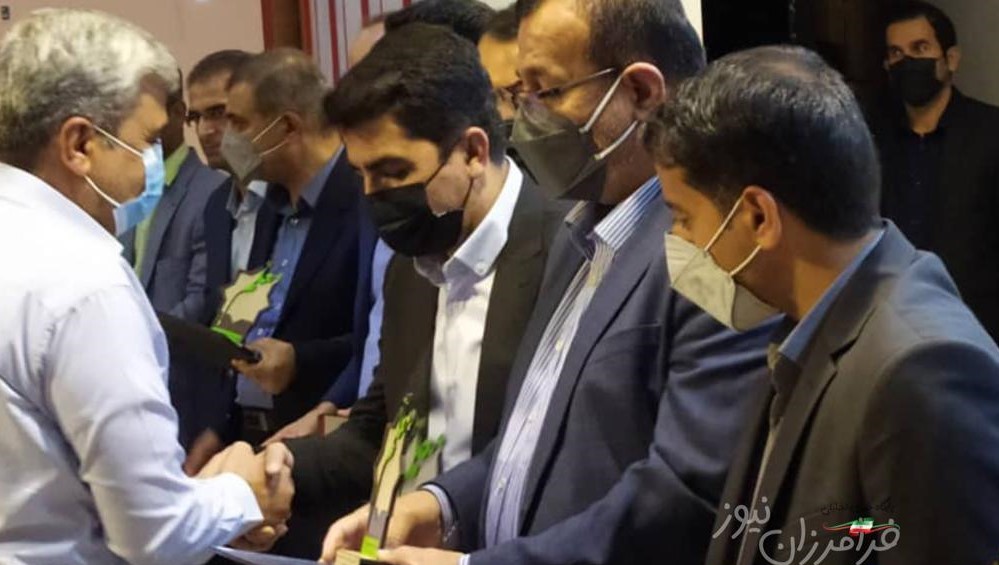 مراسم بزرگداشت مقام معلم در جناح، باشکوه و با استقبال گسترده فرهنگیان و فرهنگ دوستان برگزار ش