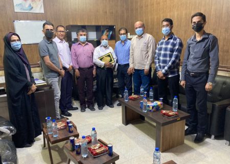 از یوسف محمودپور ؛ فیلمساز و کارگردان برتر بستکی تجلیل شد