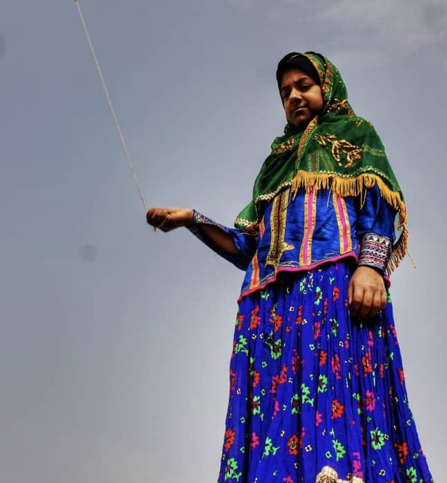 در صدر یازدهمین جشنواره فیلم اردیبهشت در بخش جایزه ویژه ، زنده یاد «کوروش گرمساری»