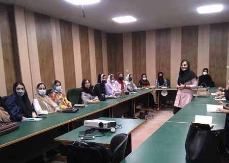 دوره ی آموزشی مربی گری نقاشی کودک در بستک در حال برگزاریست