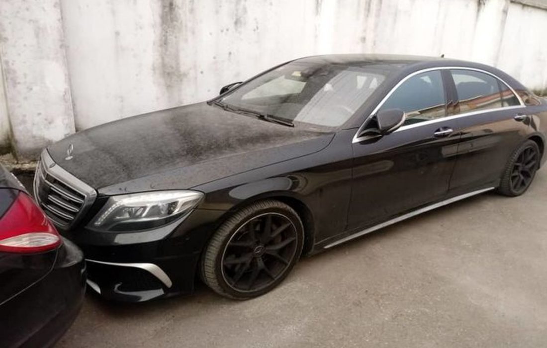 با هوشیاری ماموران انتظامی شهرستان ، مرسدس بنز قاچاق به ارزش 5 ميليارد تومان در بستک توقیف شد