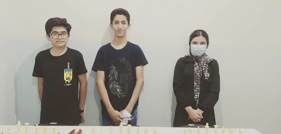 آصف میرزاده مقام اول دهمین دوره مسابقات شطرنج هفتگی زیر ۱۴ سال شهرستان بستک را کسب کرد