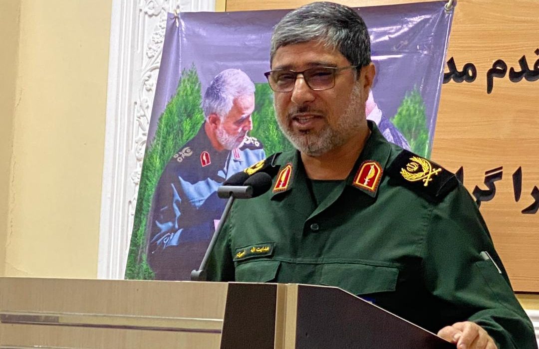 اثر شهید سلیمانی در دنیا و ایران خیلی بیشتر از اثر حاج قاسم سلیمانی بود و توجه مردم آزاده دنیا چه مسلمان و غیر مسلمان ،چه ایرانی و چه غیر ایرانی در این سه سال به سوی حاج قاسم سلیمانی و دل ها بیشتر به سمت ایشان متمایل شده است