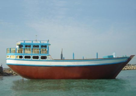 لنج داران چارکی در نبود دفتر پلیس گذرنامه در عذاب هستند