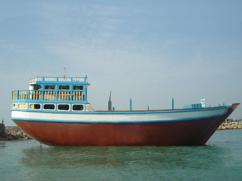 لنج داران چارکی در نبود دفتر پلیس گذرنامه در عذاب هستند