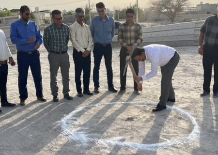 کلنگ برق رسانی به ۳۲۶ واحد مجتمع مسکن بسیجیان بستک به زمین زده شد