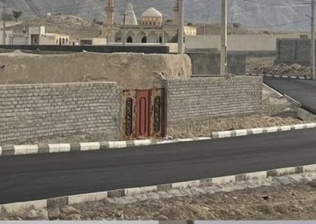 ۵۵۰۰مترمربع معابر خاکی روستای گچویه توسط خیـــرین آسفالت شد