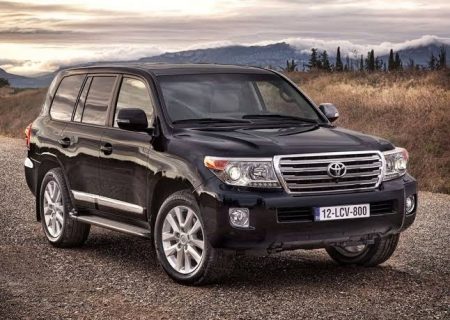 با هوشیاری ماموران نیروی انتظامی شهرستان ، تویوتا لندکروزر قاچاق در بستک زمین گیر شد