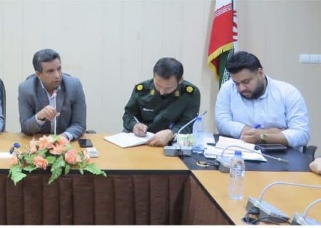 نشست فرماندار بستک با بخشداران ، دهیاران و مسئولین مالی و فنی دهیاری هابرگزار شد