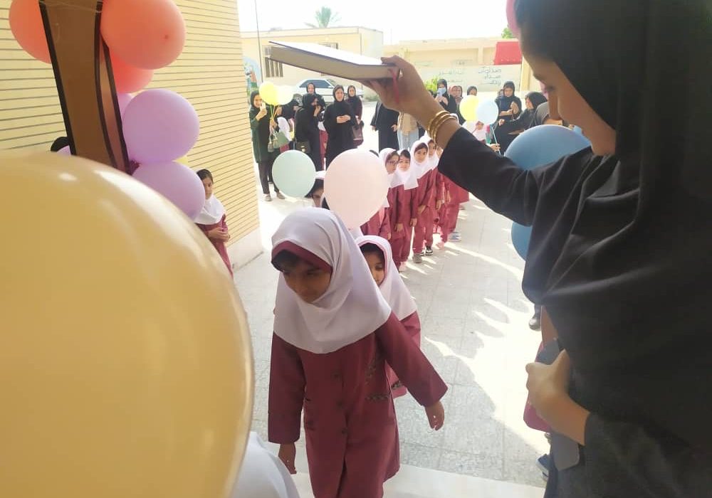 ۵۹ دبستان منطقه جناح جشن شکوفهها(کلاس اولیها) را برگزار کردند