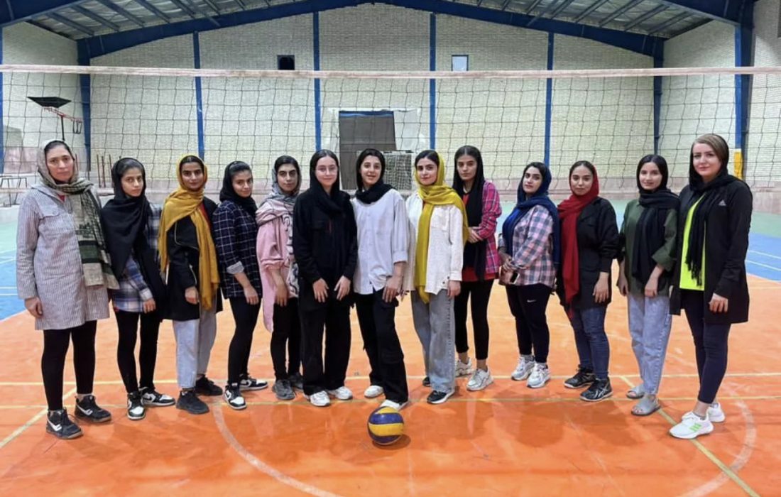بانوان والیبالیست جناحی تیم قدرتمند پرواز گراش را با شکست بدرقه کردند