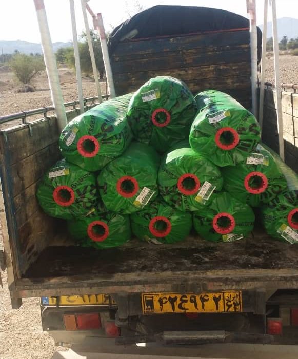 با پیگیری و حمایت نماینده غرب هرمزگان ، چمن مصنوعی زمین ورزشی این روستا به نهند رسید