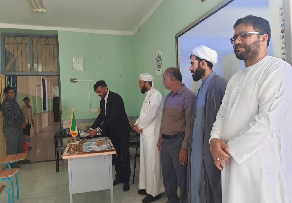 نشست بصیرتی و روشنگری در مدرسه شهید دستغیب چاه بنارد برگزار شد