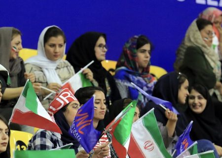 ورود بانوان برای تماشای بازی ایران و روسیه در لار آزاد است