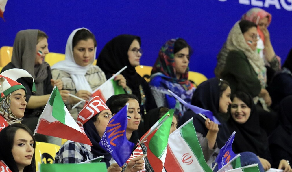 ورود بانوان برای تماشای بازی ایران و روسیه در لار آزاد است