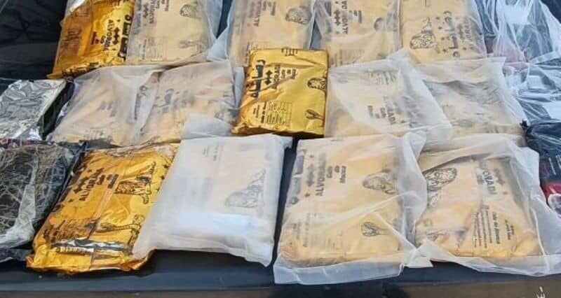 بااشراف اطلاعاتی ،محموله۷۶ کیلوگرمی حشیش در بستک زمین گیر شد