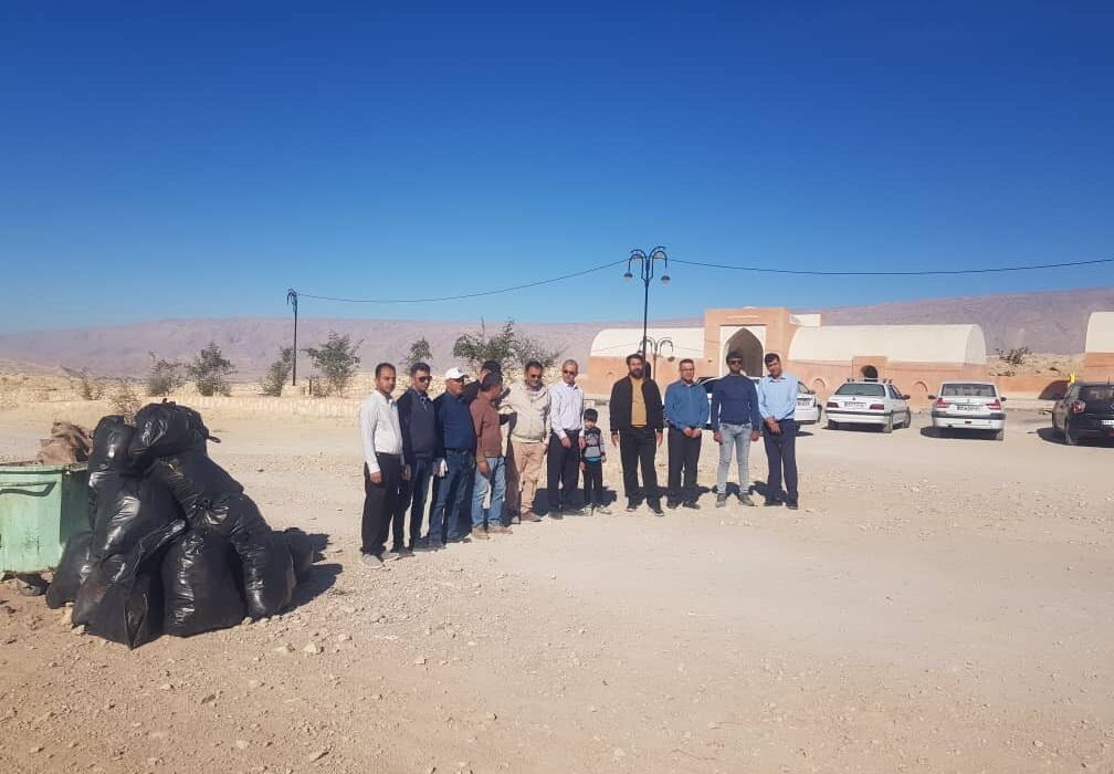 مسیولین بستکی در اقدامی زیبا به پاکسازی محیط زیست پرداختند