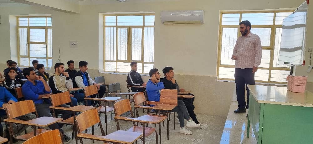 تنها از مسیر جهاد تبیین می توانیم ، حرکاتِ گمراه‌کننده‌ای که دشمن در صدد آن است تا با آن فکر و ذهن جوانان و عموم مردم را در ابهام و شک نگه دارد مقابله و خنثی کنیم