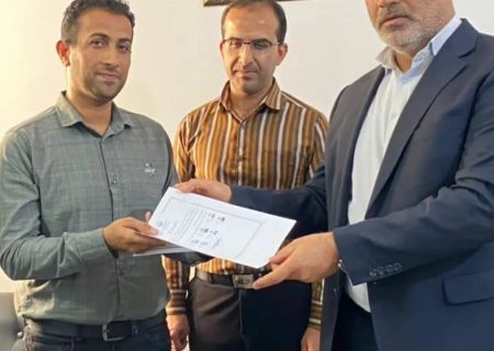 اعتبارنامه رئیس صنف آرایشگران شهرستان بستک صادر شد