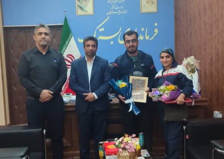 استقبال فرماندار و رئیس اداره ورزش بستک از زوج موتور سوار بستکی