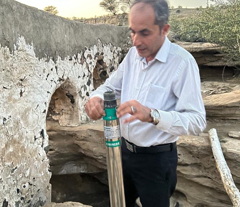 با پیگیری محمد امینی دبیر حزب همت شهرستان بستک و حمایت مهندس احمد جباری ،پمپ چاه آب روستای گرسور تعویض شد