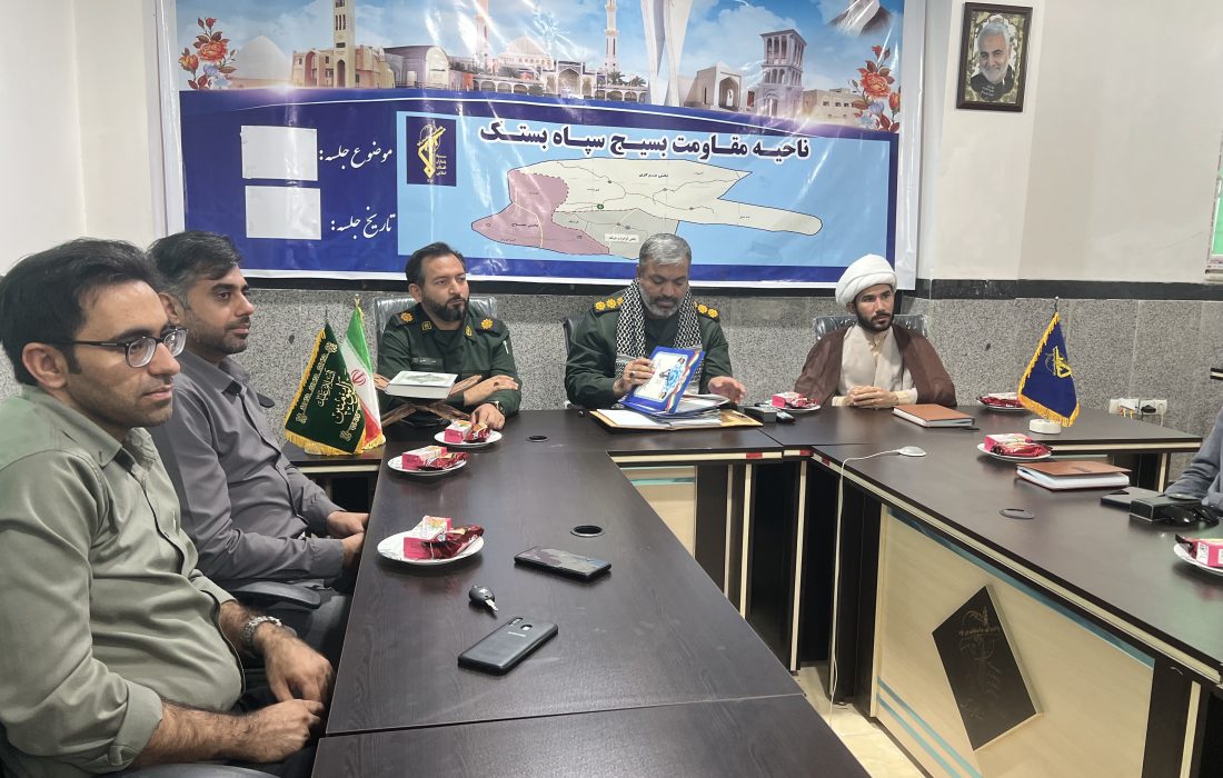 تجلیل از خبرنگاران شهرستان بستک به مناسبت هفته دفاع مقدس