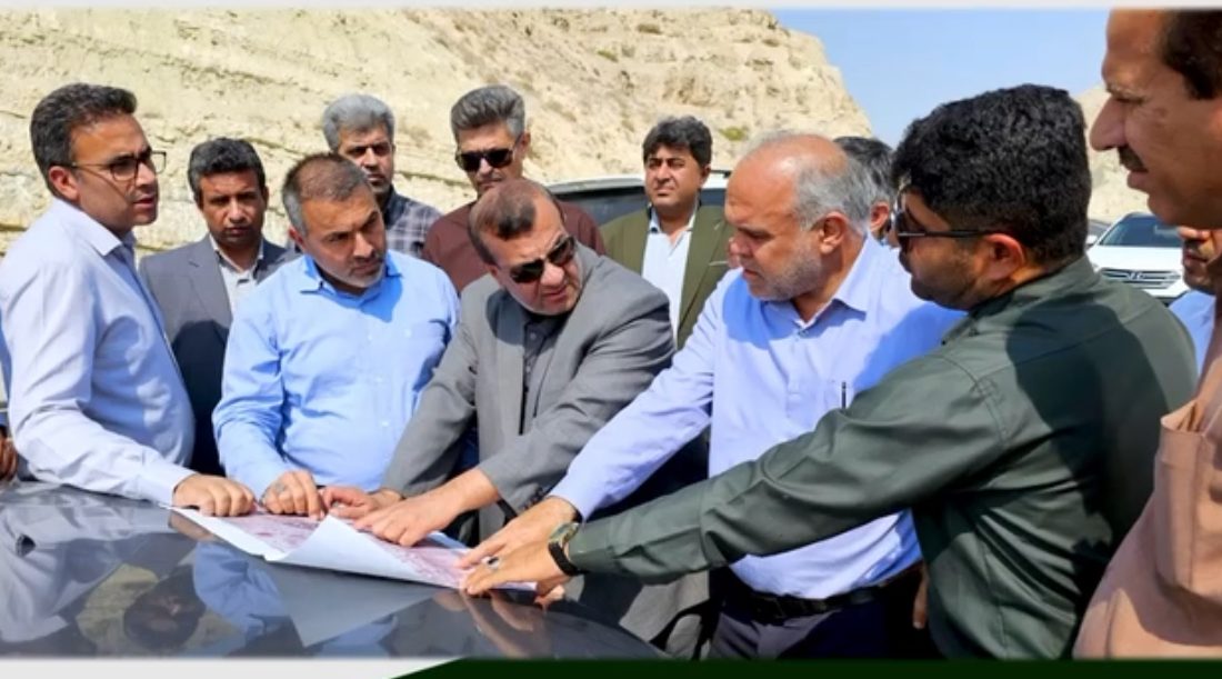عملیات اجرای بیس و آسفالت ۲ کیلومتر از محور خور جناح – مراغ و بهسازی و آسفالت ورودی روستای چاه قیل شهرستان بستک آغاز شد