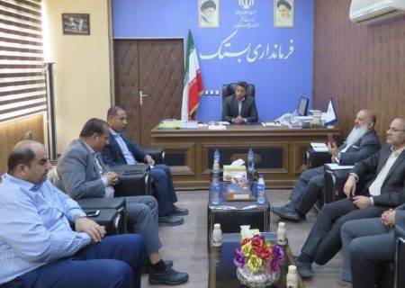 تابلو مزین به تصاویر و نام شهدا در ورودی شهرها و روستاها نصب گردد