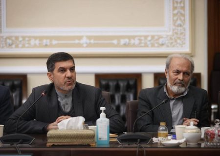 آقای دکتر ، چرا اراده ای برای نشاندن خنده های رضایت بر روی لبان مردم و جوانان وجود ندارد؟؟!! مردم چه گناهی کرده اند که باید این خودروهای بی کیفیت سوار شوند؟