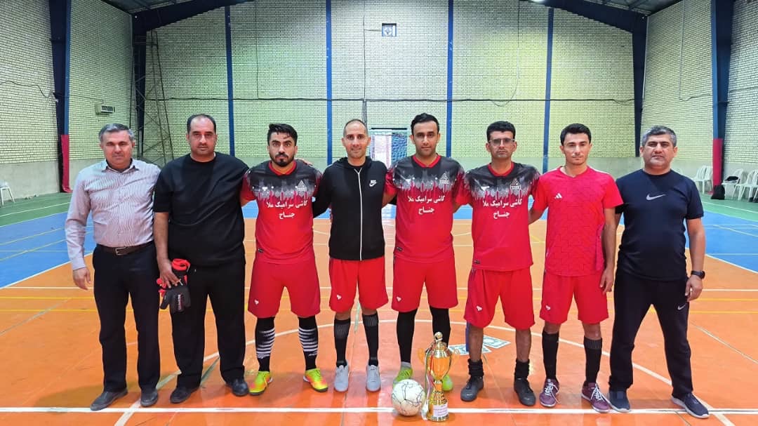تیم فوتسال کارکنان استثنایی بستک قهرمان استان شد