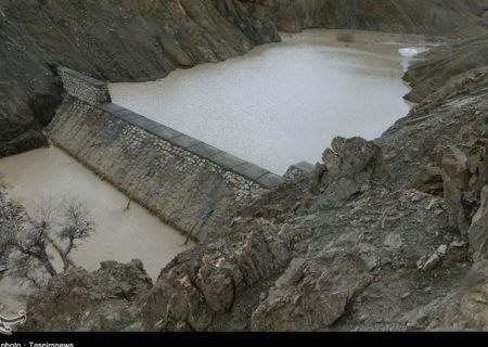 آبگیری سازه‌های آبخیزداری در پی بارش‌های چهل‌پسینی در بستک