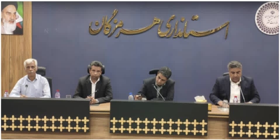 نشست بررسی موانع پروژه‌های عمرانی شهرستان بستک برگزار شد / از احداث کمربندی شهر بستک توسط راه و شهرسازی تا تامین برق آبشیرین کن چارک