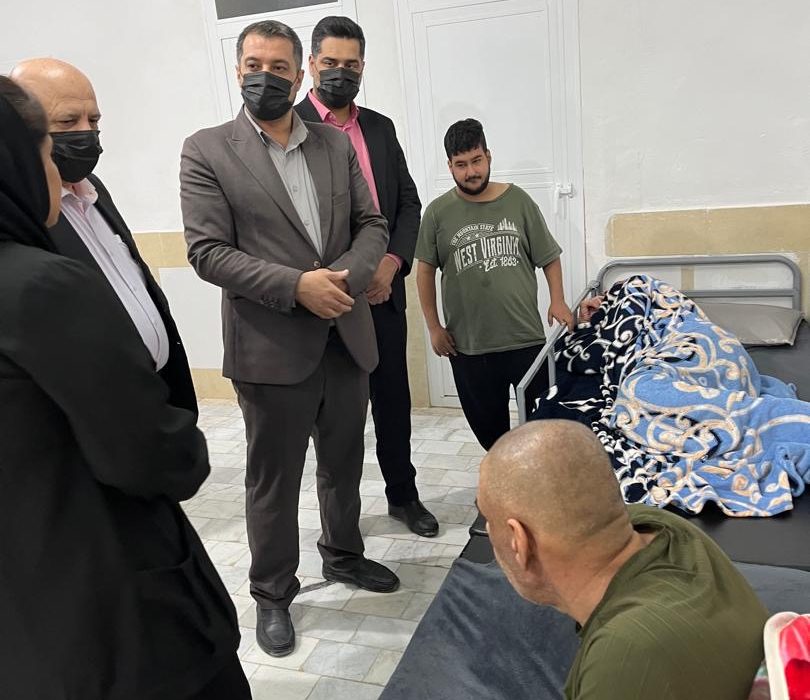 قاضی مردمدار بستک مهمان مرکز توانبخشی خیرالنسا عباسی شد