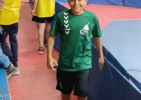 حسن قادری قشمی، تنیس‌باز بستکی، در جمع شش بازیکن برتر مسابقات هوپس استان هرمزگان قرار گرفت